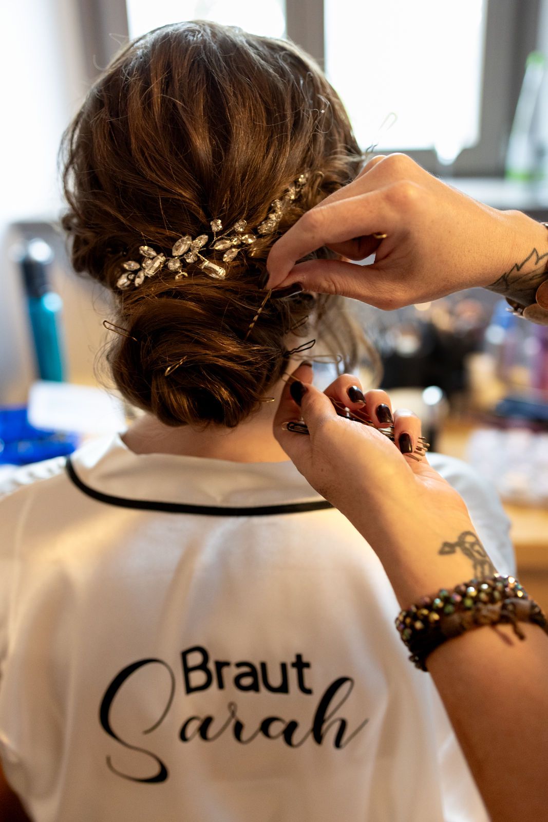 Brautstyling|Brautfrisur|Haare|BrautmakeUp|Würzburg|Tauberbischofsheim|Hochzeit|Braut|Hochsteckfrisur|Kitzingen|Friseurmeisterin|Frisur|Hochzeit|Braut|Hausbesuch|Hairstylinst|MakeupArtist|Wedding|Workshops|Friseurmeister|Brautfrisur|Würzburg|Artist|Makeup|Visagist|Haare|Hochzeit|Videodreh|SFX|HD|Bühnenmakeup|Würzburg|MasterHairstylist|Wedding|Styling|Brautstyling|Hausbesuche|mobil|Werbeagentur|Showmakeup|Maskenbildner|Fotograf|Professional|Stylist|MakeupArtist