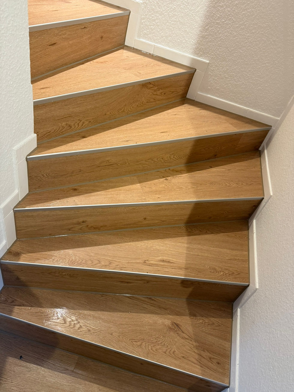 Fliesen-Treppe nach der Verlegung