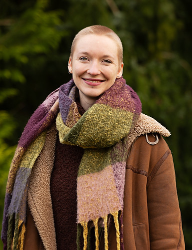 Katharina mit offenem Lächeln