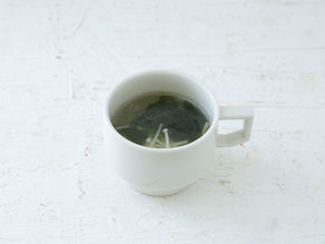 えのきとわかめの中華スープ