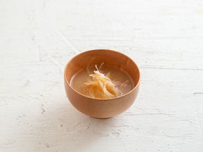 じゃが芋とベーコンの味噌汁