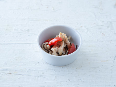 ささみとトマトの塩昆布和え