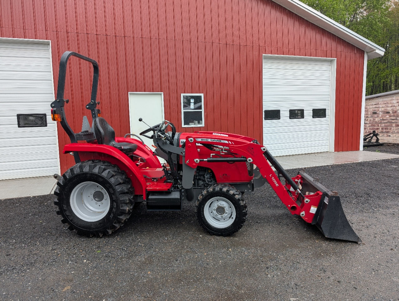 2018 MASSEY FERGUSON 1734E WITH LOADER