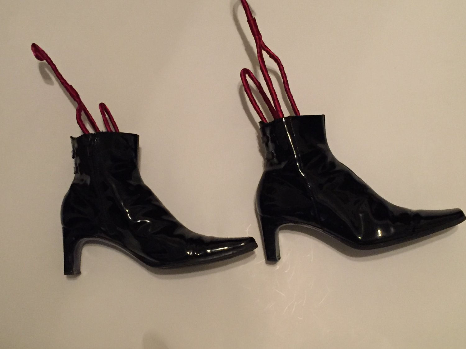 Visible Bendable Boot Hanger