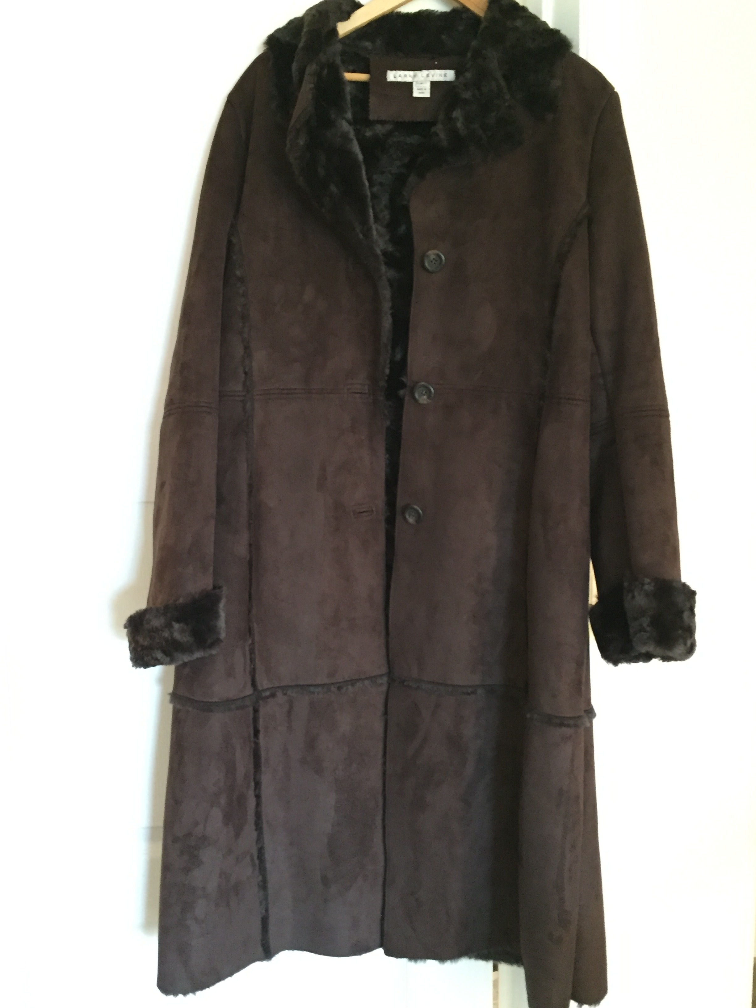 Size Large Levine Faux Fur Coat Like new