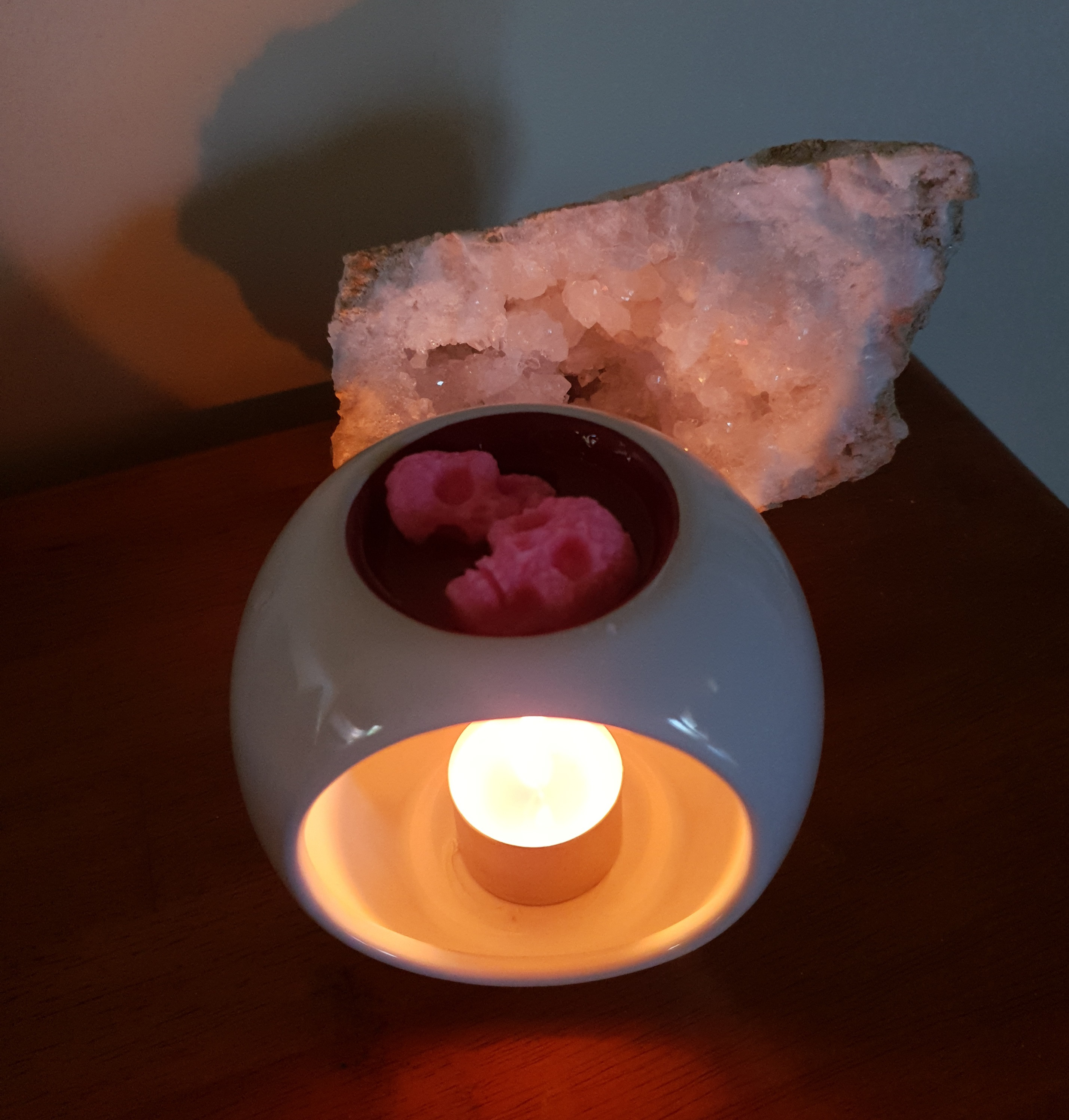 Tea light burner .splash red/white