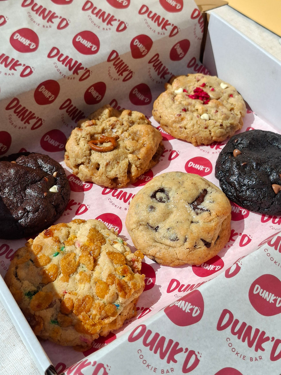 6 cookies in a box.