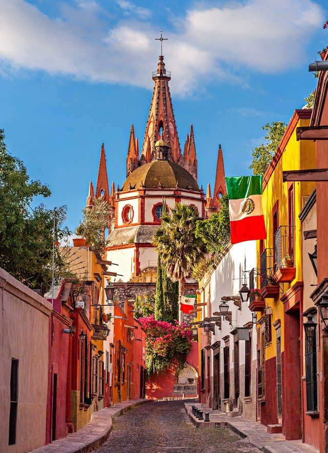 TIENE SAN MIGUEL DE ALLENDE UNA DE LAS CALLES MÁS BONITAS DEL MUNDO