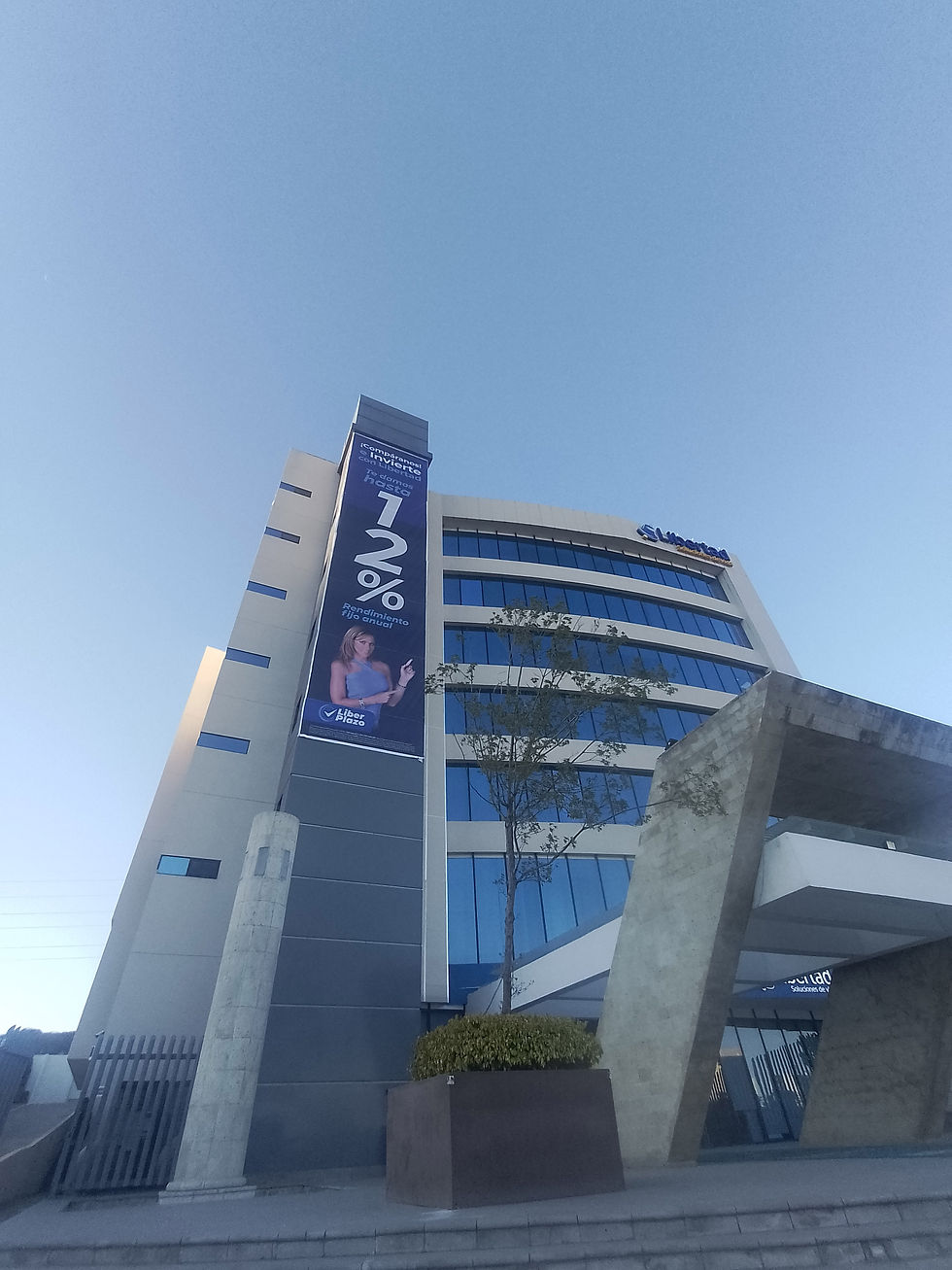 Libertad_ExteriorSign2