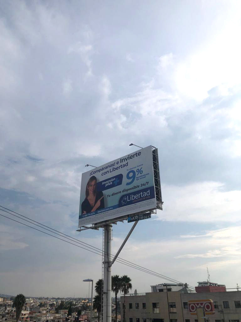Libertad_ExteriorSign3