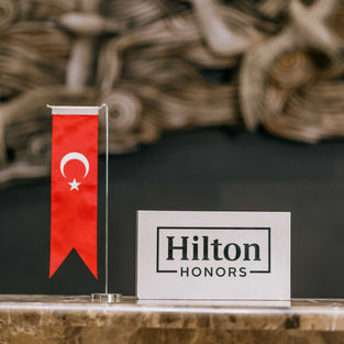 DoubleTree by Hilton Honors, Türk Bayrağı