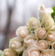 white roses at weddng