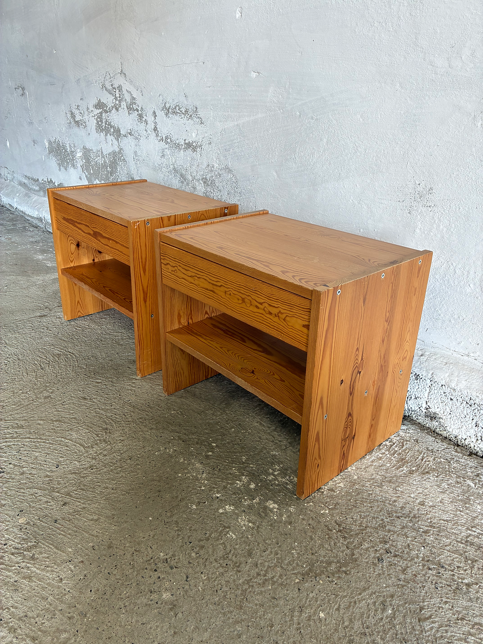 Miniaturebillede: Det of pine bedside tables 50x35x45
