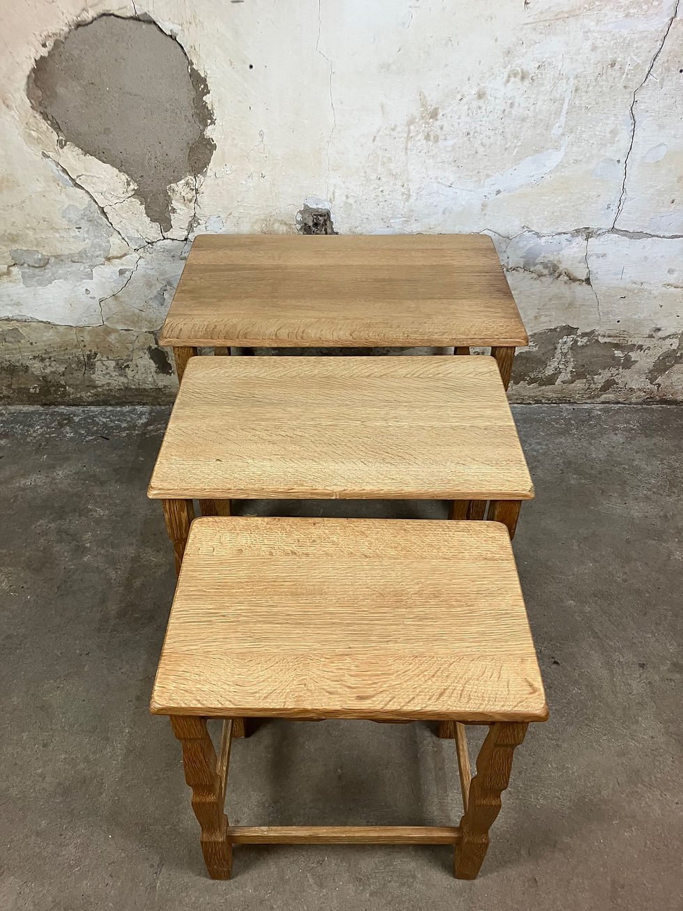 Miniaturebillede: Set of 3 oak nesting tables
