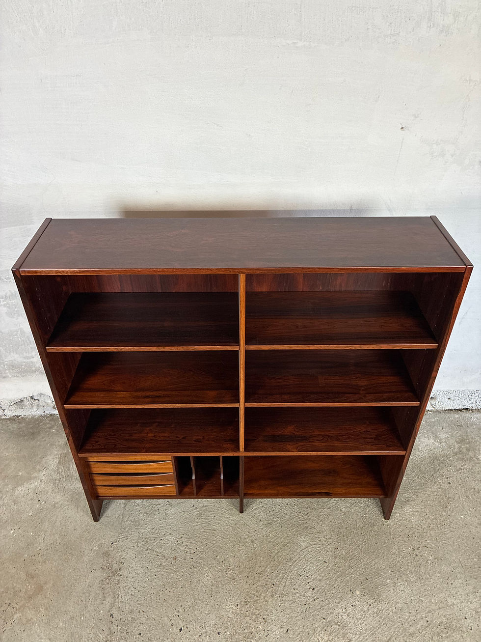 Thumbnail: Rosewood bookcase 120x120x30