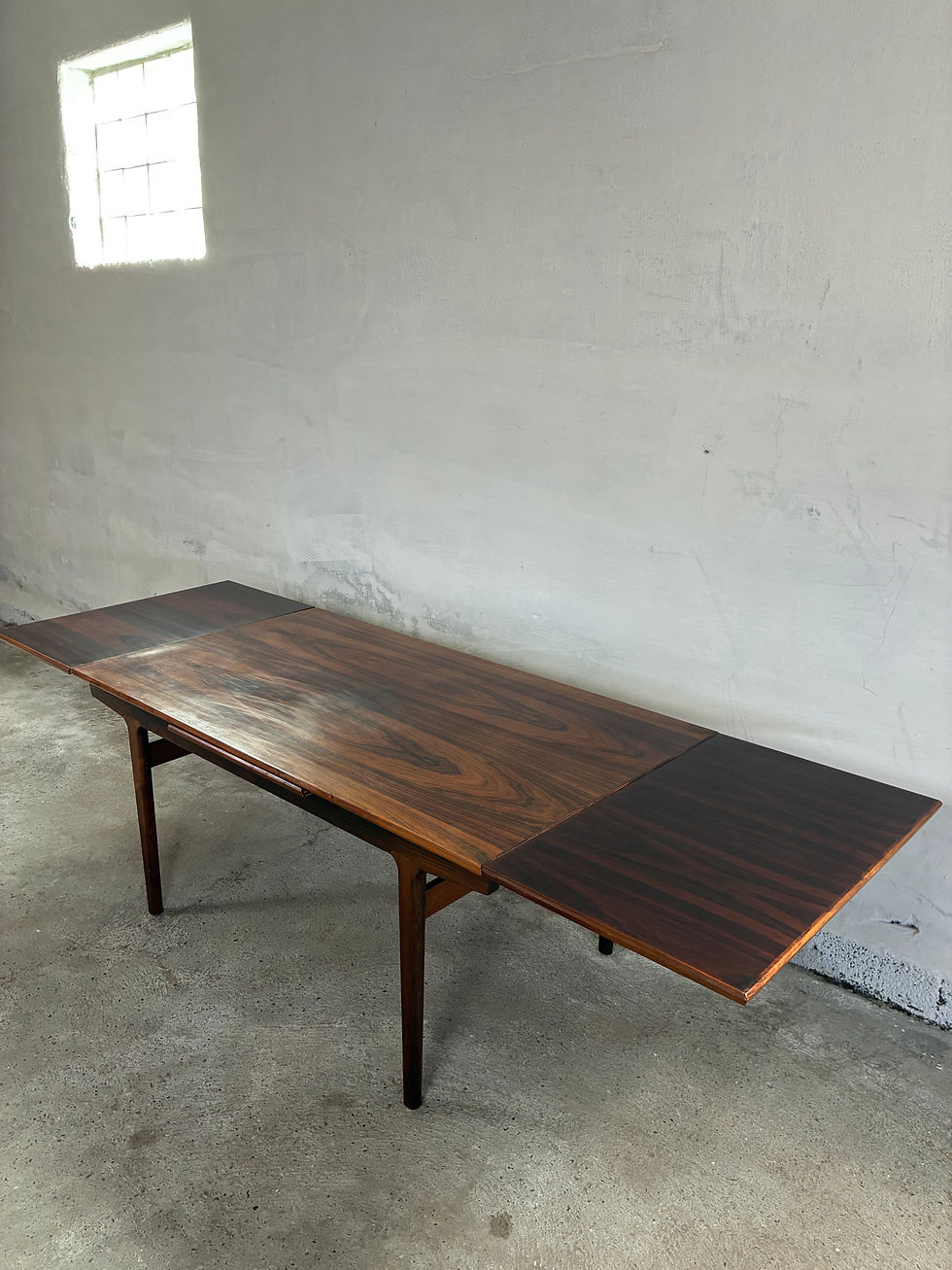 Thumbnail: Rosewood table with 2 pullout leaves made by Vejle møbelfabrik 157x90+2x52