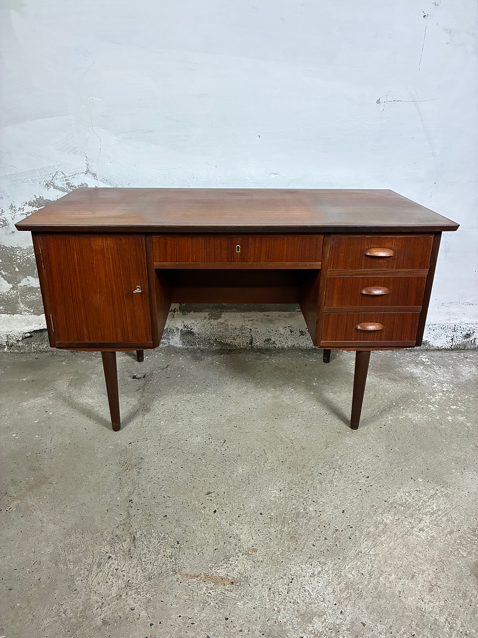 Thumbnail: Freestanding teak desk 125x65x75