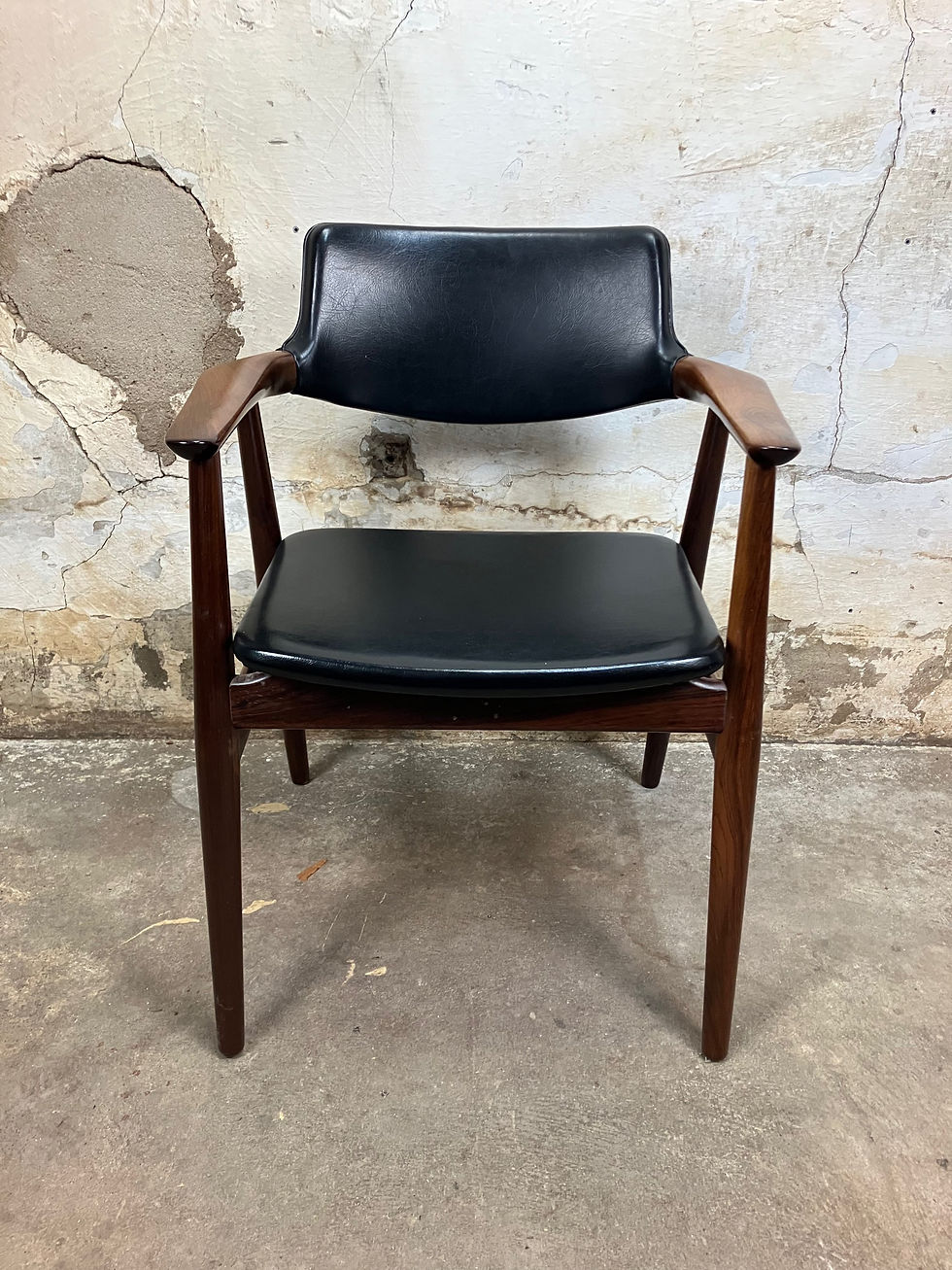 Thumbnail: Rosewood armchair by Svend Aage Eriksen. Model GM11