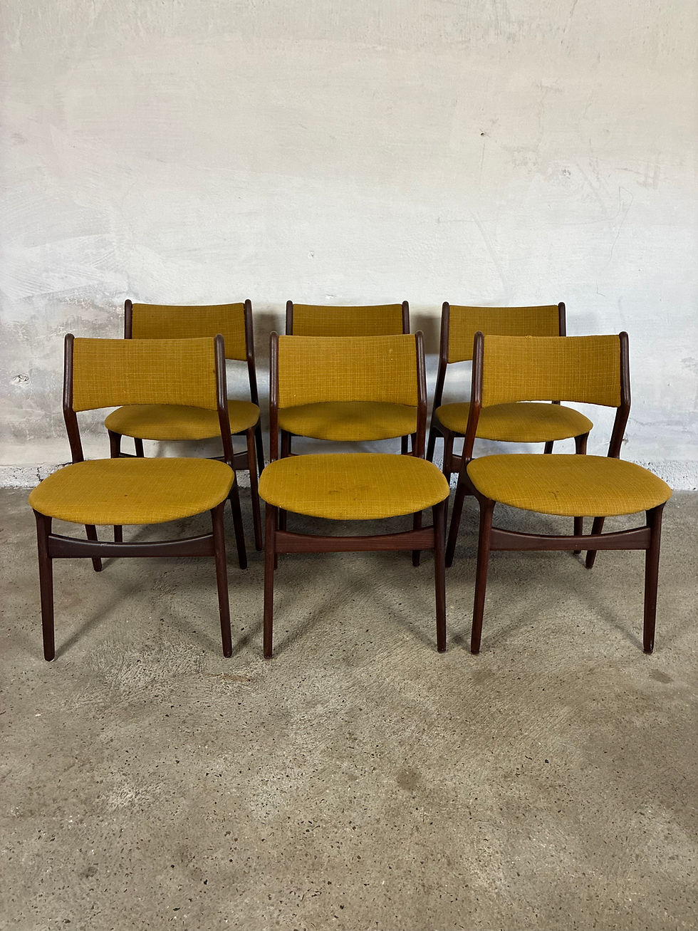 Miniaturebillede: Set of 6 teak chairs by Erik Buch model 310 with polster back