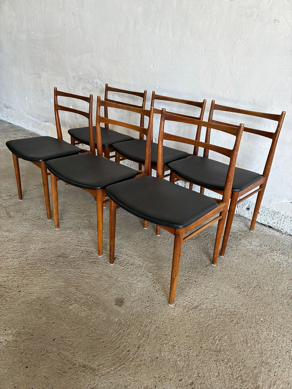 Thumbnail: Table with 2 center leaves with 6 matching chairs by Henry Rosengreen 
