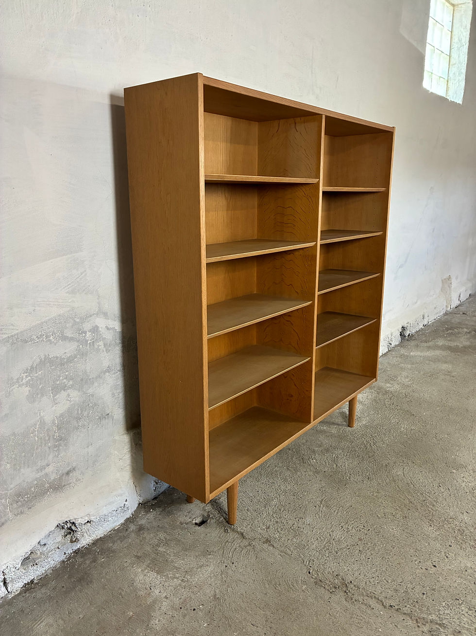 Miniaturebillede: Oak bookcase by Hundevad 138x149x31