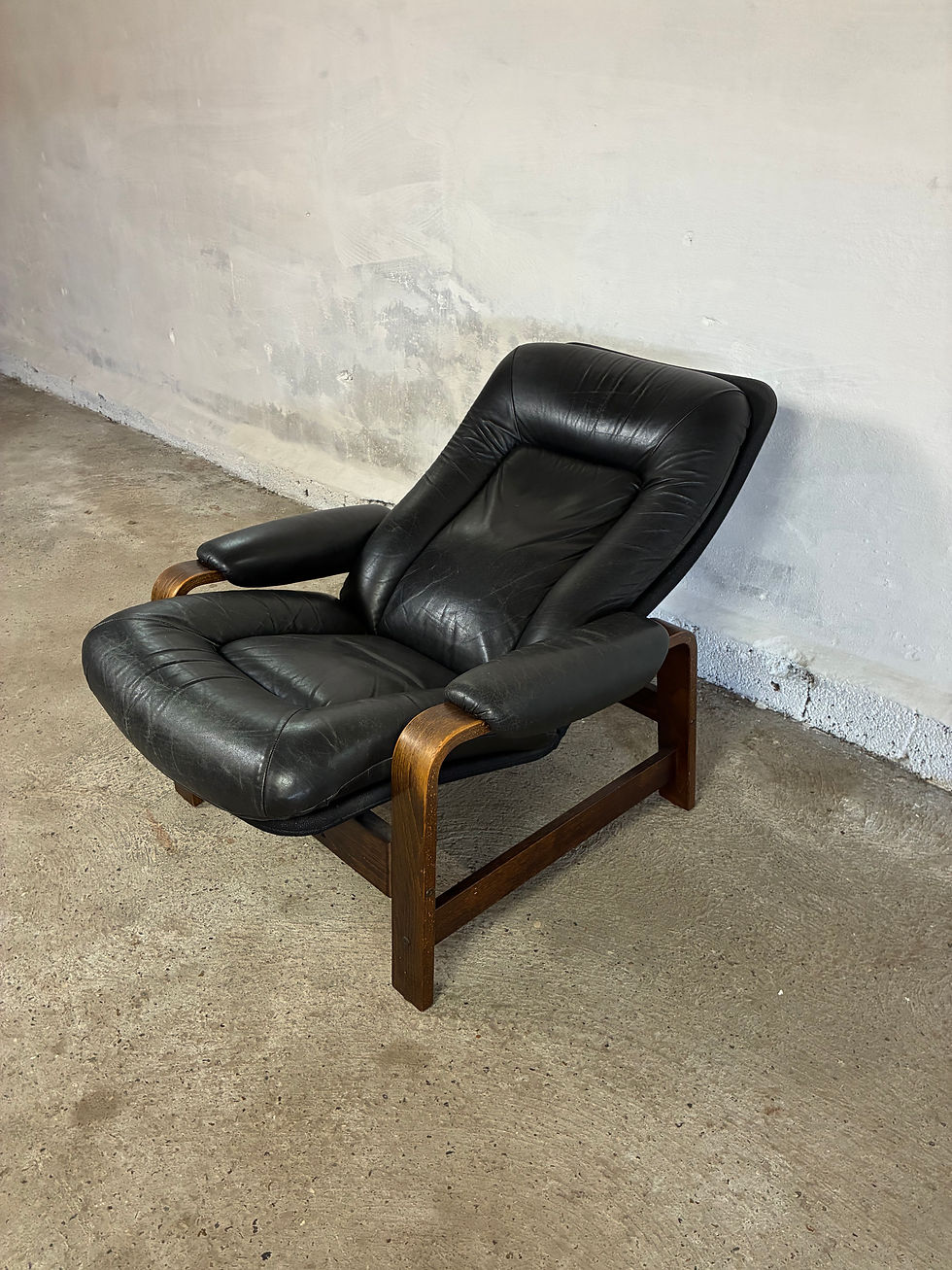 Miniaturebillede: Easy chair with ottoman