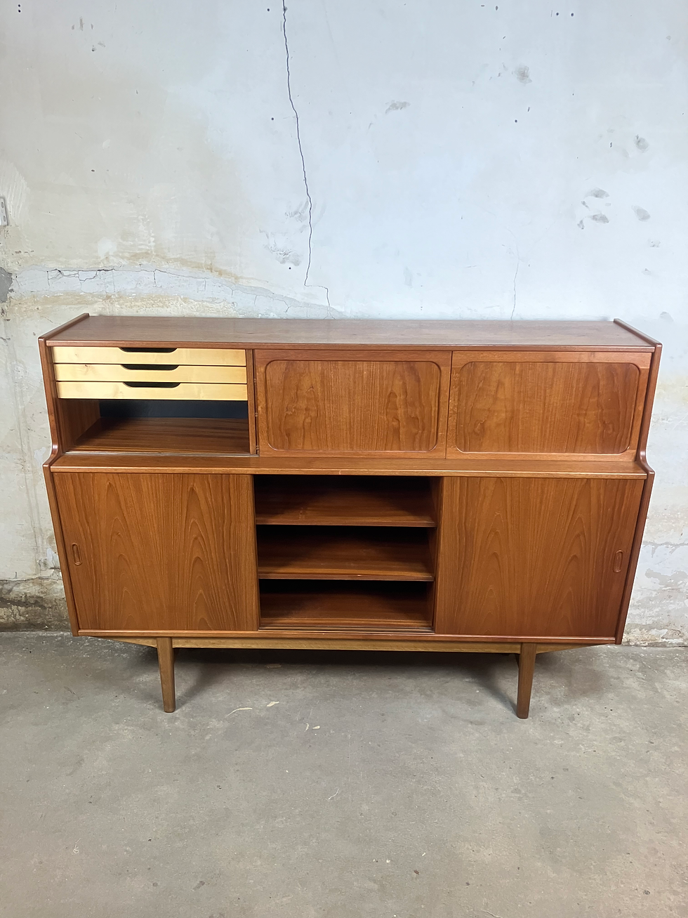 Miniaturebillede: Teak highboard 175x126x46