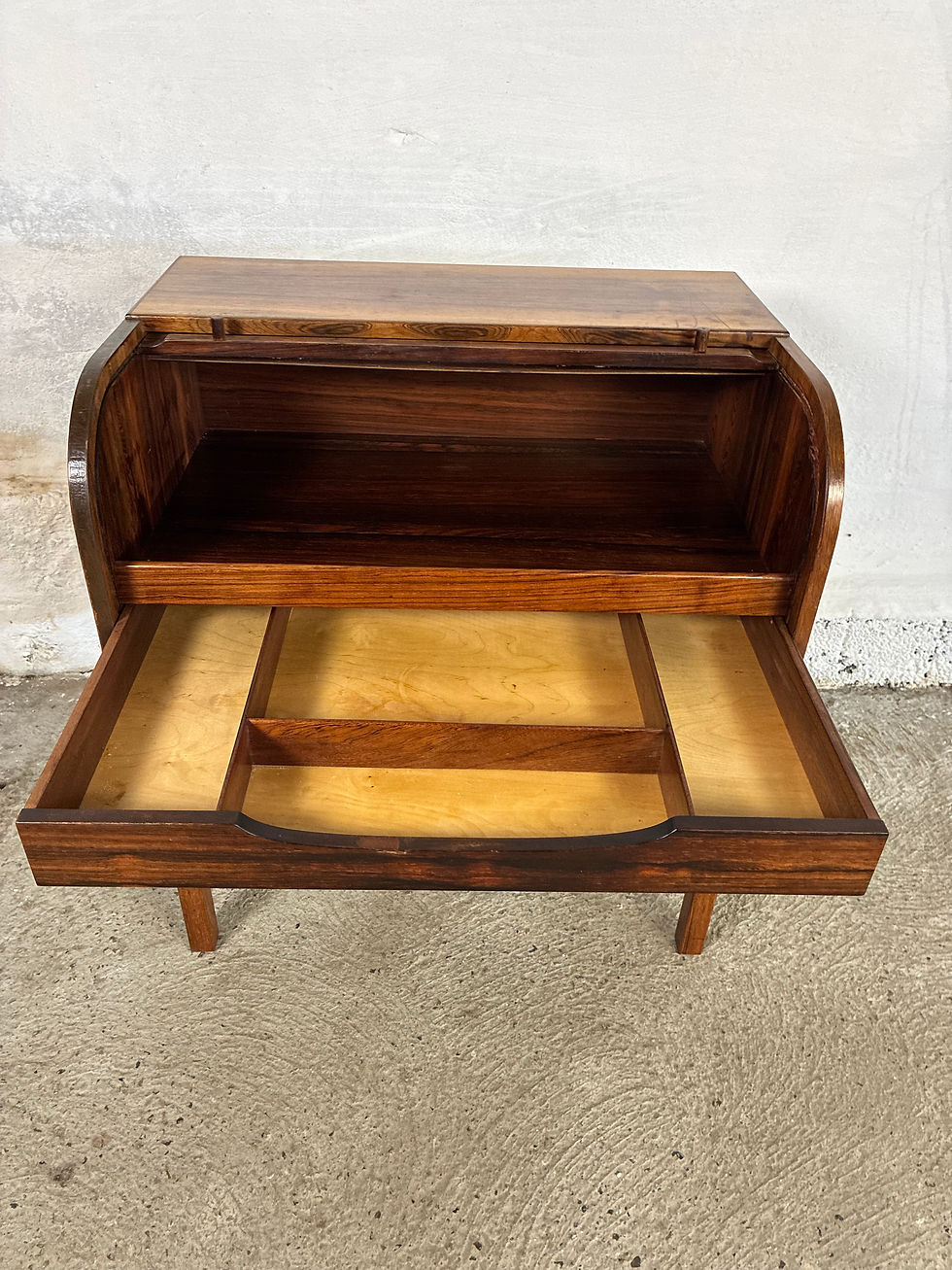 Miniaturebillede: Rosewood cabinet 64x68x44
