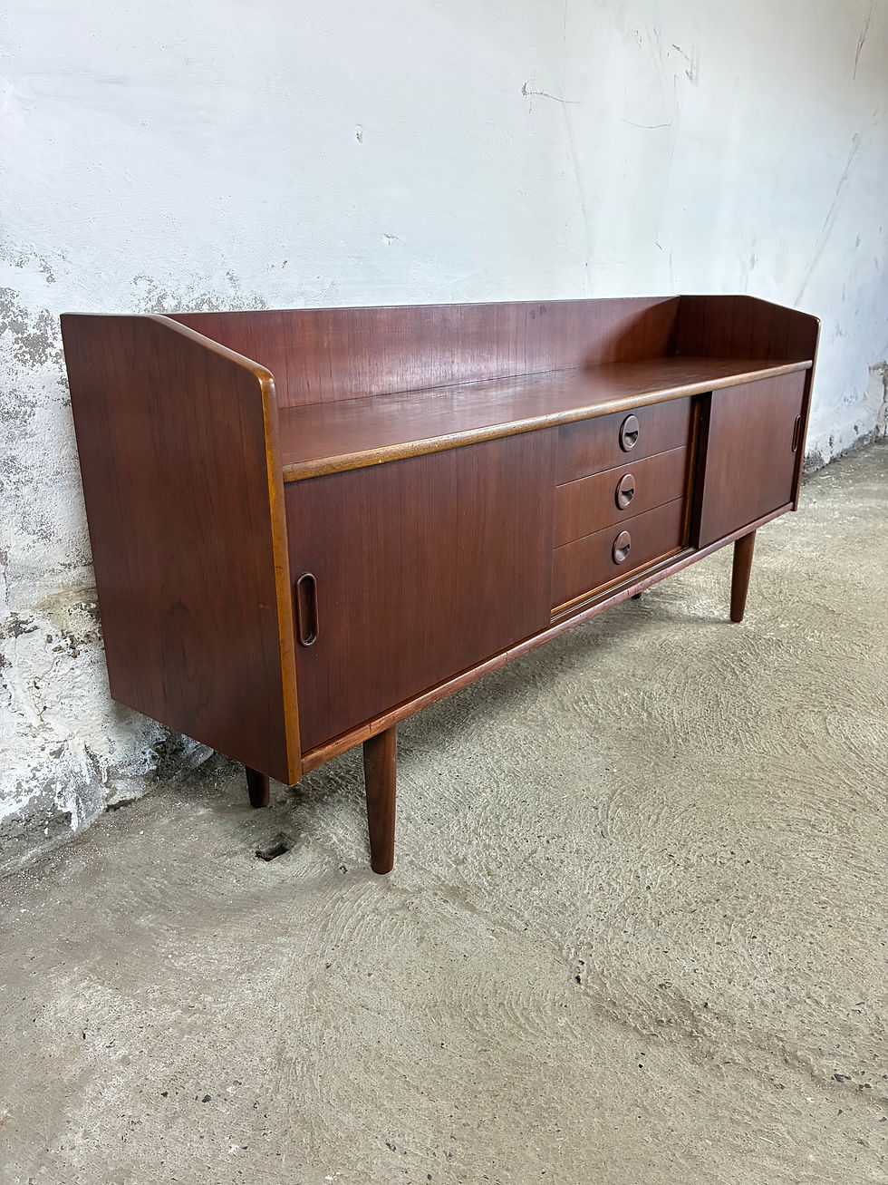 Miniaturebillede: Low teak sideboard 151x68x33