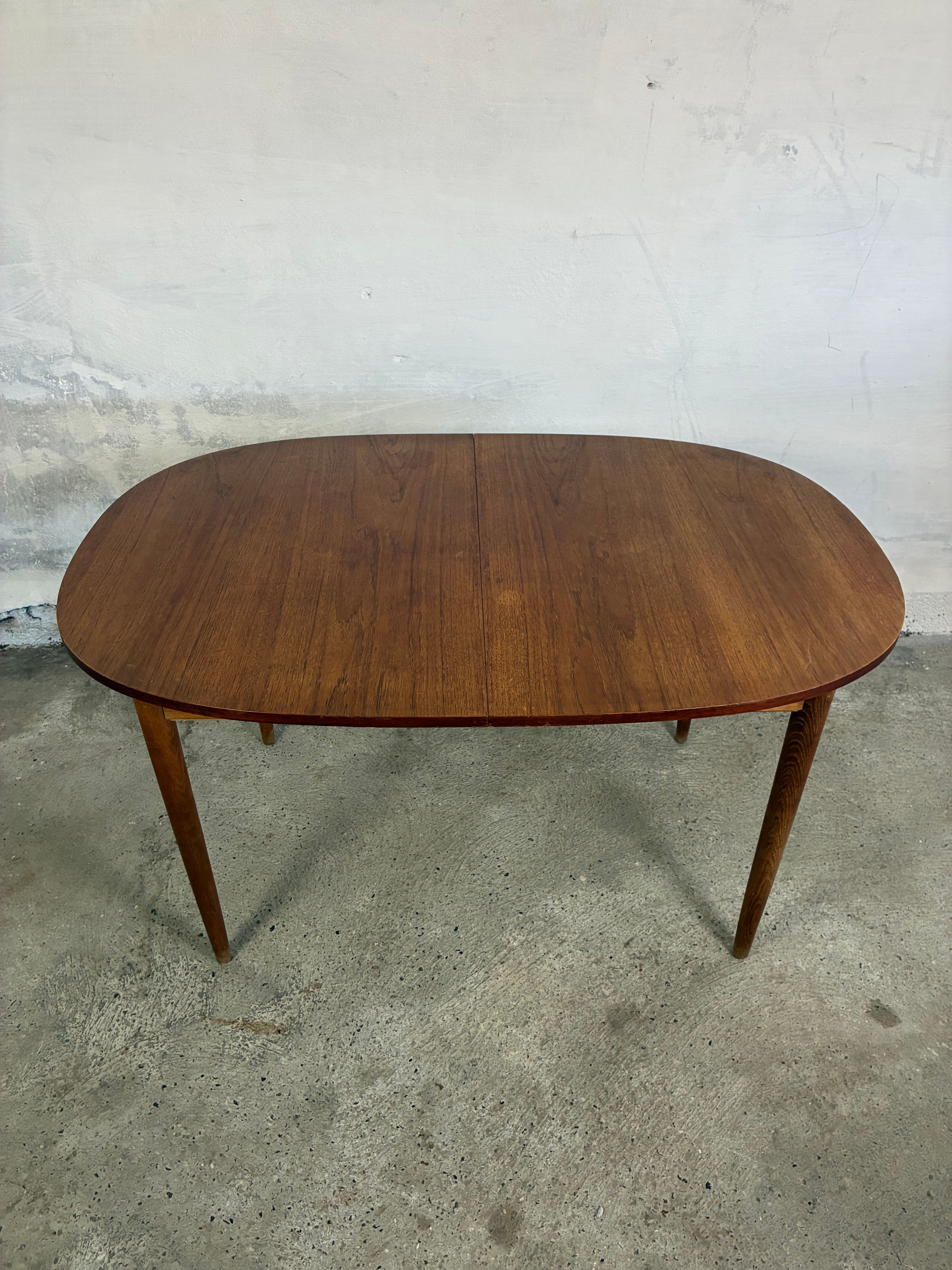 Teak table with butterfly leaf 139x95 + 1x59