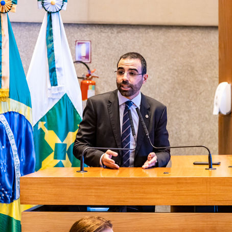 Lei de Manzoni institui o Dia da Memória das Vítimas do Comunismo