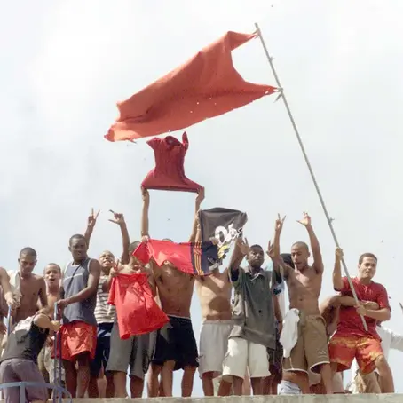 Comando Vermelho já supera exércitos de países vizinhos, aponta relatório internacional