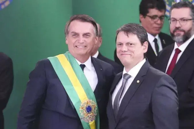 Tarcísio de Freitas visita Bolsonaro pela primeira vez após condenação do STF