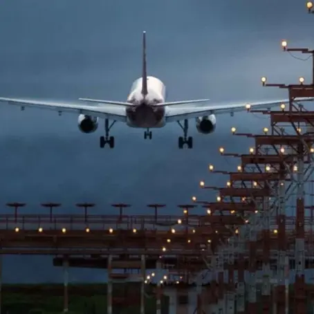 Chuva forte causa cancelamentos e desvios de voos no Aeroporto de Brasília