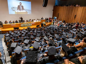 Colação de grau marca encerramento do ano letivo do Colégio Cívico-Militar do Itapoã