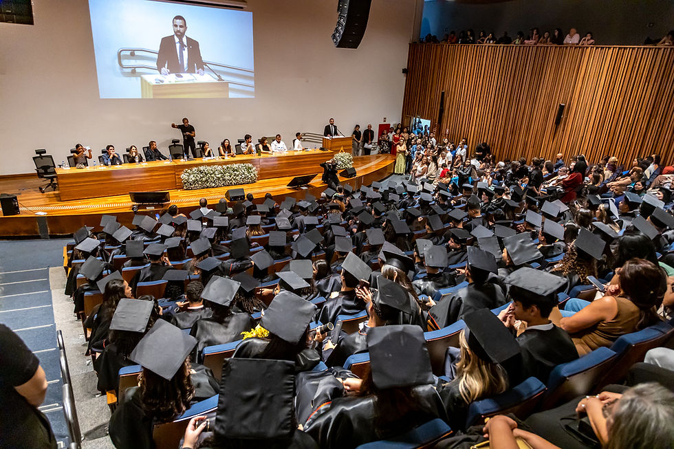 Colação de grau marca encerramento do ano letivo do Colégio Cívico-Militar do Itapoã