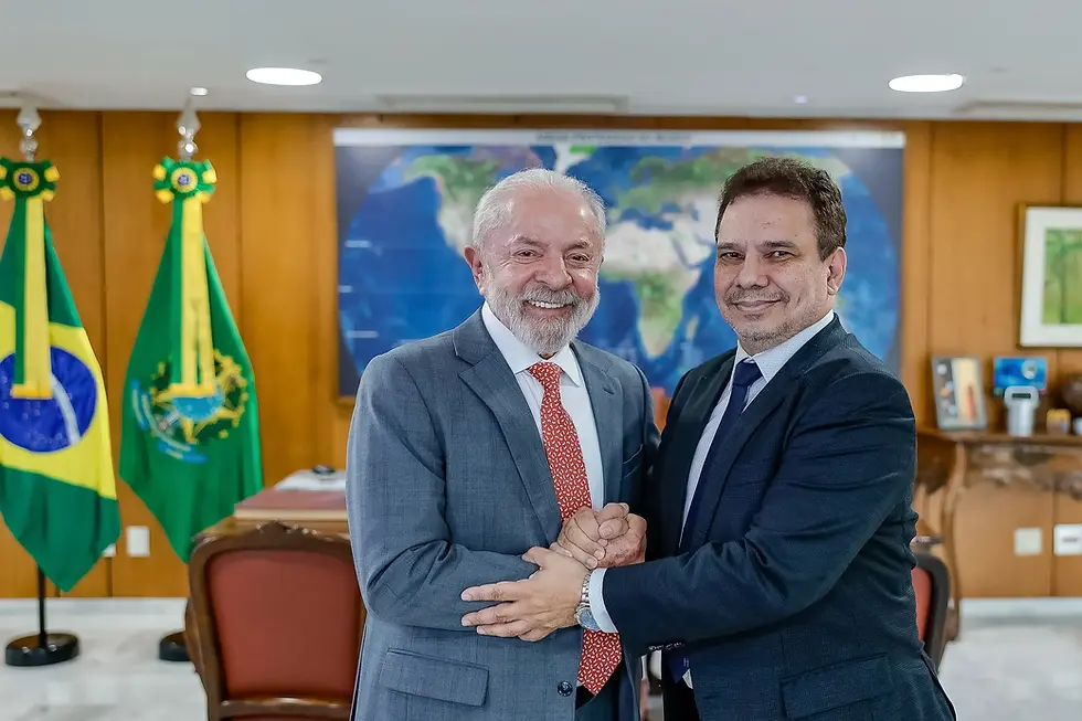 Lula afirma que há agentes da PF fora da corporação e anuncia convocação de retorno