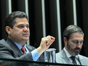 Aposentadoria especial para agentes de saúde será votada na terça-feira