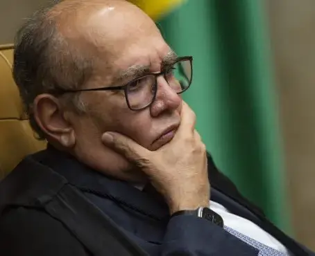 STF inicia julgamento da liminar de Gilmar que restringe pedidos de impeachment