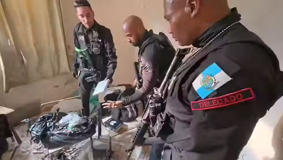 Polícia identifica depósito de drogas do Comando Vermelho em escola da Zona Oeste do Rio