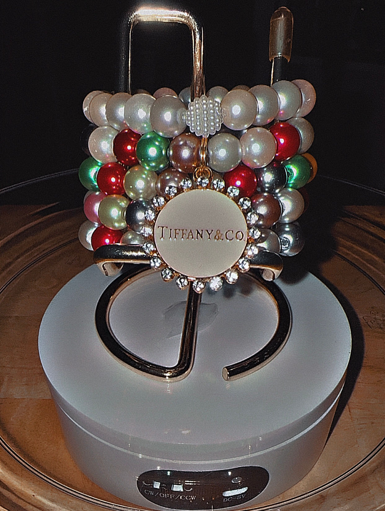 WHO WANTS COMPANY BRACELET SET