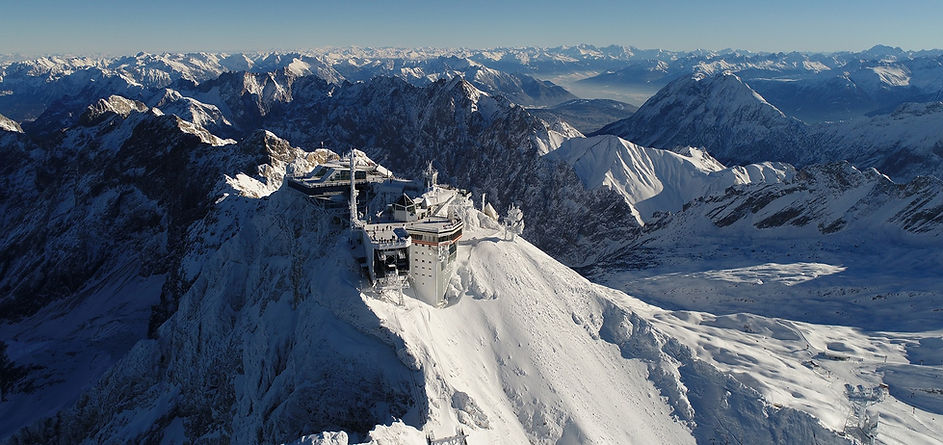 zugspitze-bahn-gipfel-winter_edited.jpg
