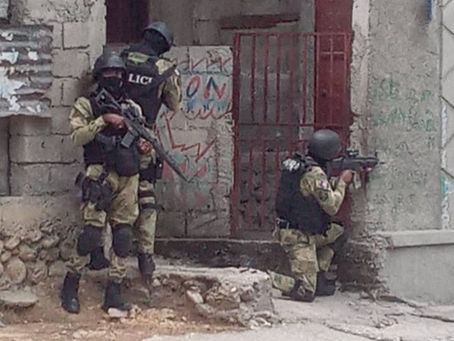 Opération antigang: la PNH en action à Carrefour-Feuilles