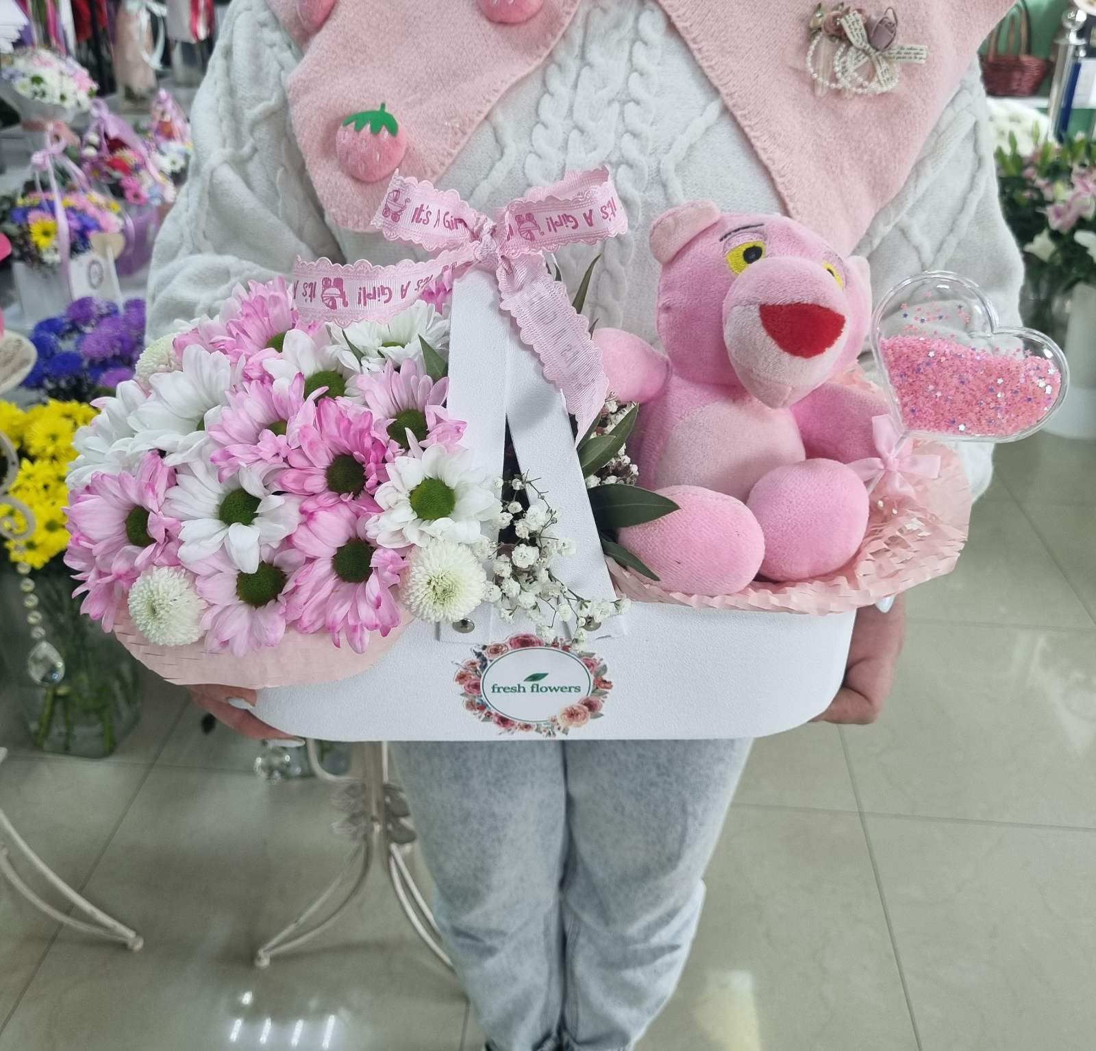 ვარდისფერი ყვავილები და პინკ პანთერი