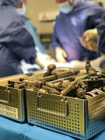 Matériel de pose de prothèse du genou ancillaire