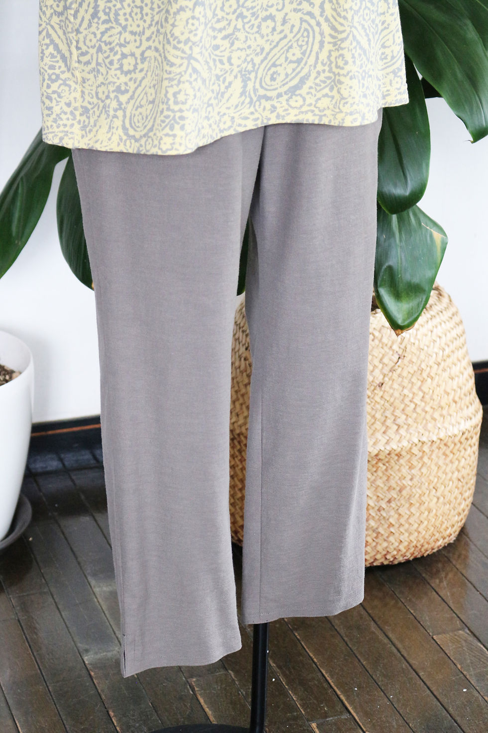 サムネイル： 綿麻ミックスのストレッチパンツ