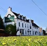 The Queen's Head, Belton, Restaurant & Bar
