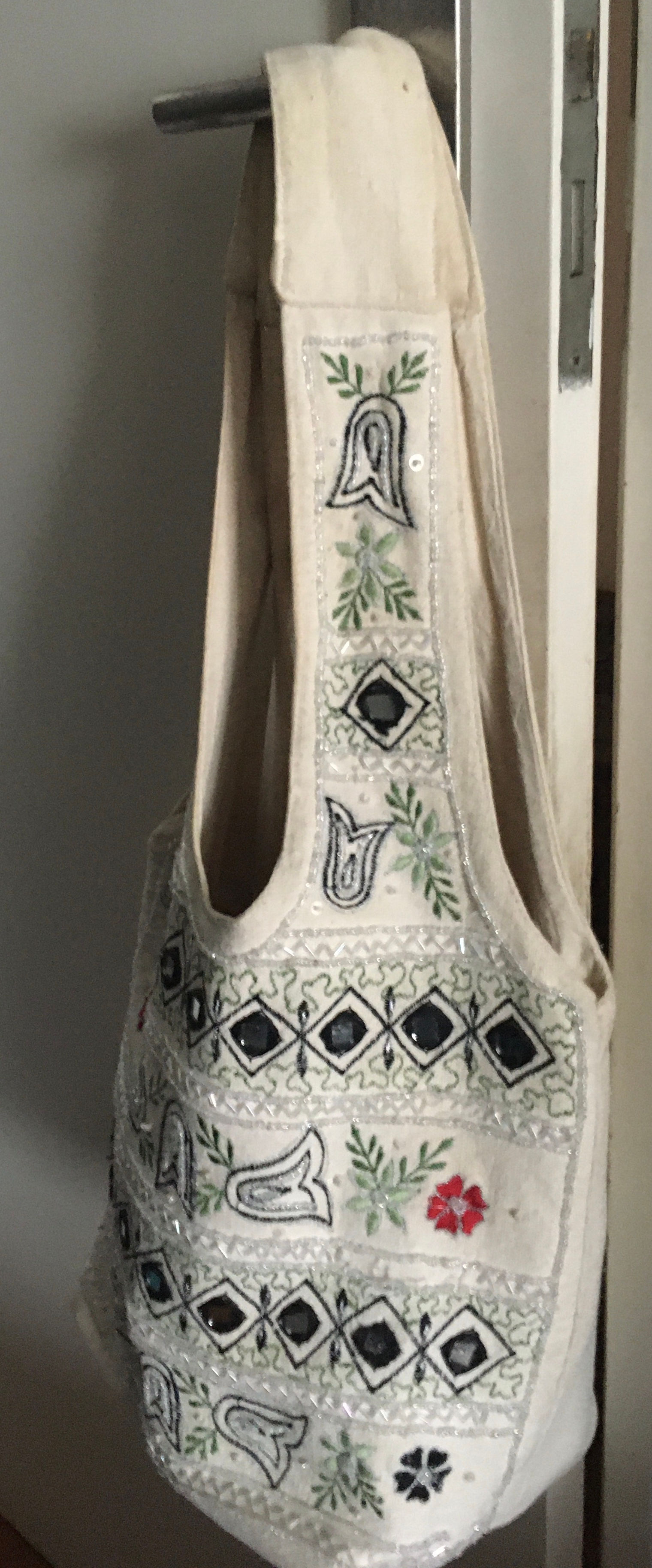 Wallet embroidered with mirrors beaded shoulder bag