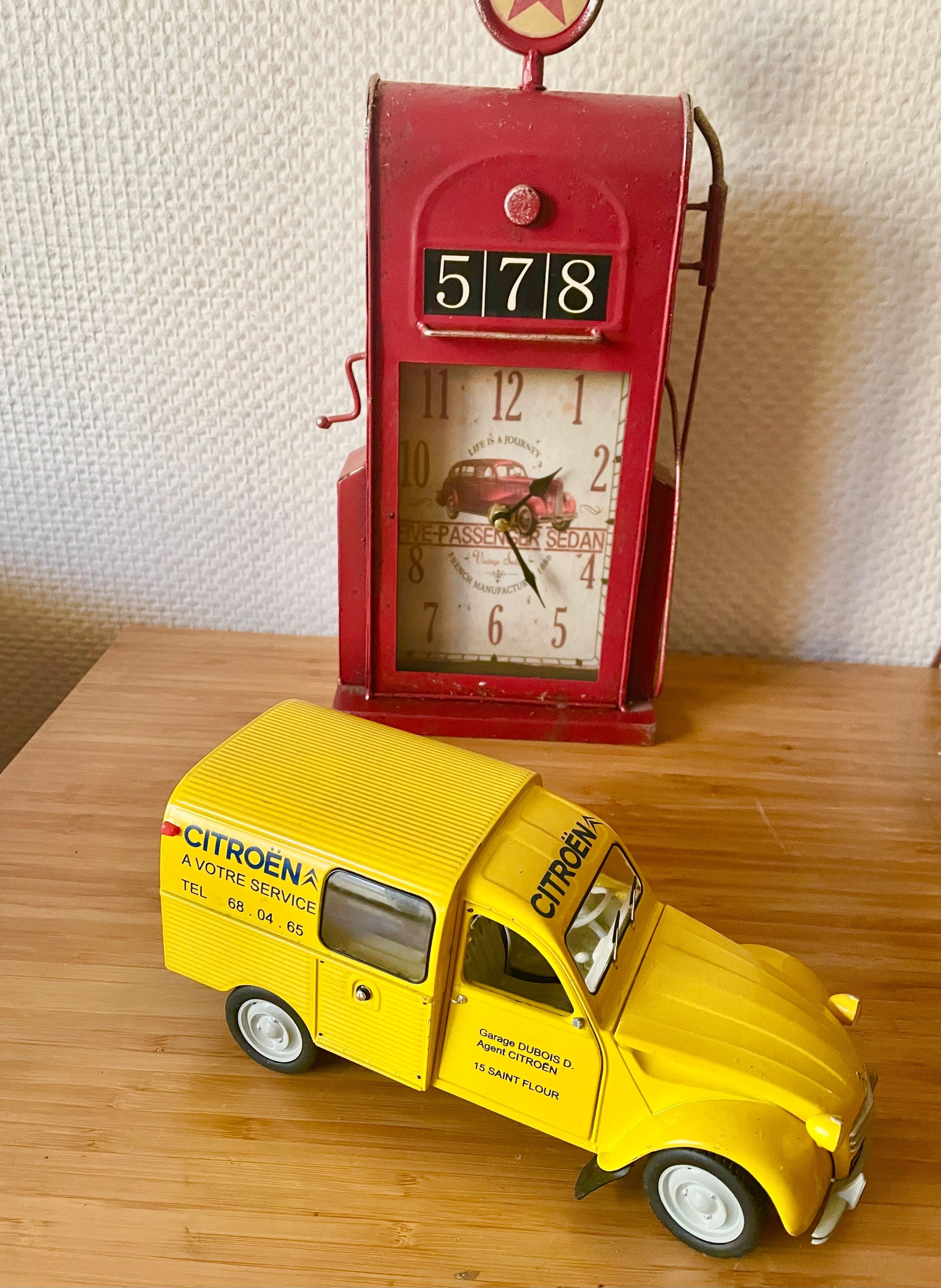 Modèle réduit Solido 2CV fourgonnette 60s