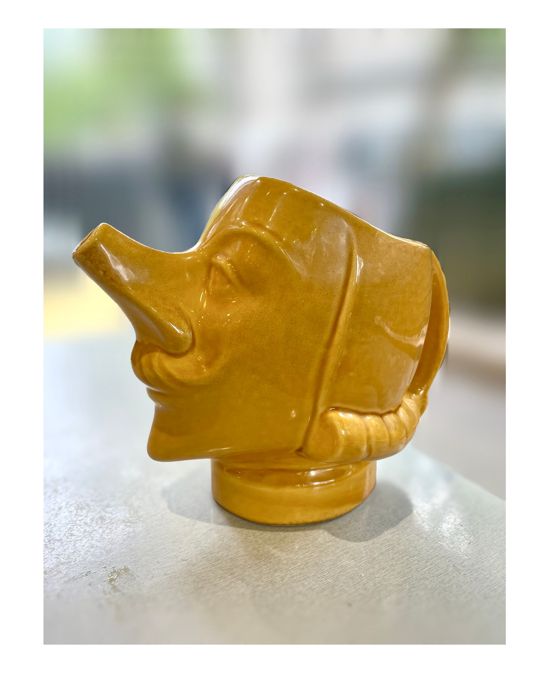 Pichet céramique Cyrano de Bergerac 50-60s